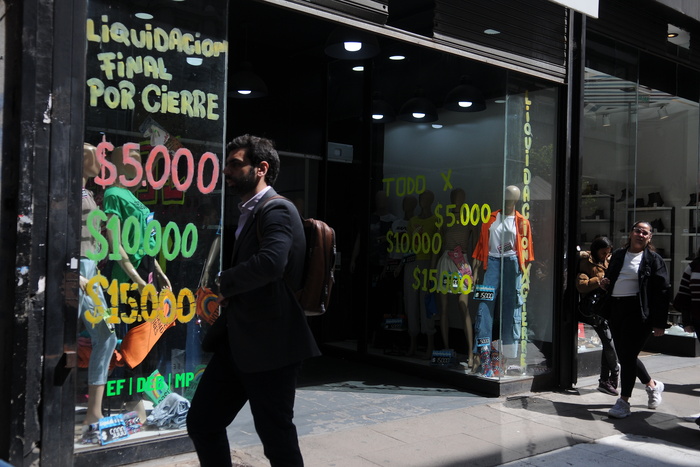 Crisis y Desencanto: El Gobierno de Milei frente al Desmoronamiento Económico y Social