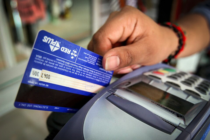El Crédito como Salvavidas: La Estrategia de Sobrevivencia de Millones de Argentinos