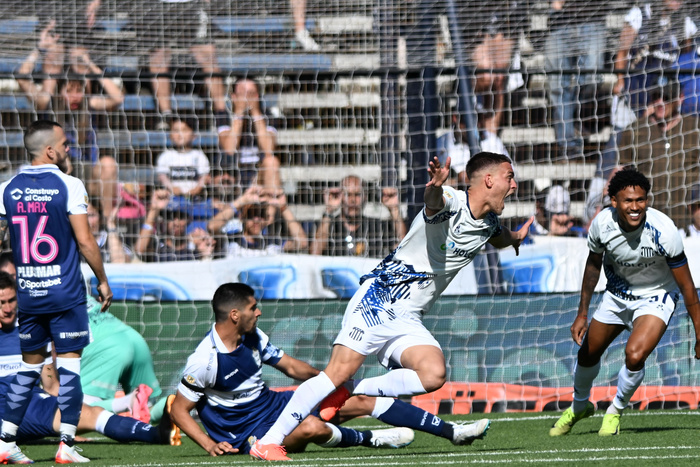 Talleres Rescribe el Final y Se Lleva un Triunfo Clave en La Plata