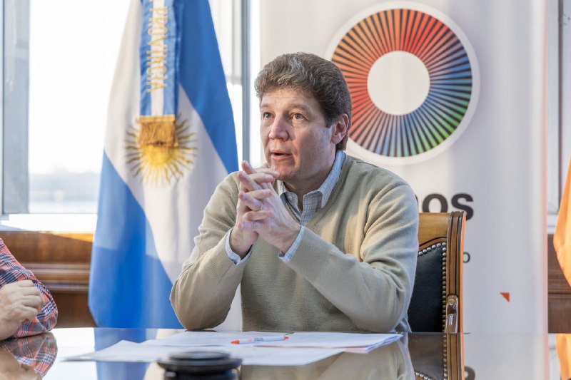 EL GOBERNADOR MELELLA REPUDIÓ REUNIONES RESERVADAS ENTRE DEFENSA Y EL REINO UNIDO Y EXIGIÓ EXPLICACIONES PÚBLICAS AL MINISTRO PETRI