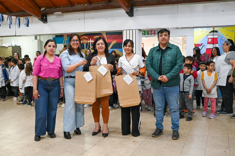 El Municipio de Tolhuin acompañó el 66° aniversario de la Escuela Provincial N°5 “José María Beauvoir”