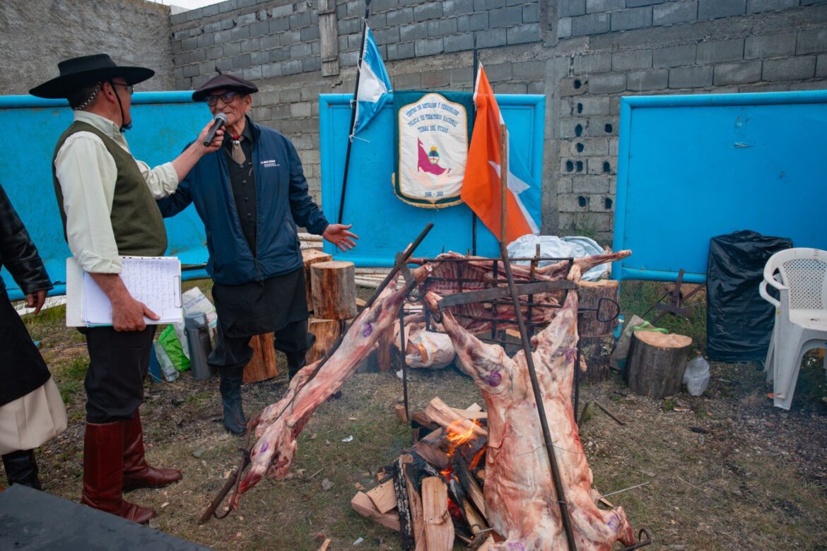 RIOGRANDENSES DISFRUTARON DEL FESTIVAL DEL ASADO MÁS AUSTRAL DEL MUNDO