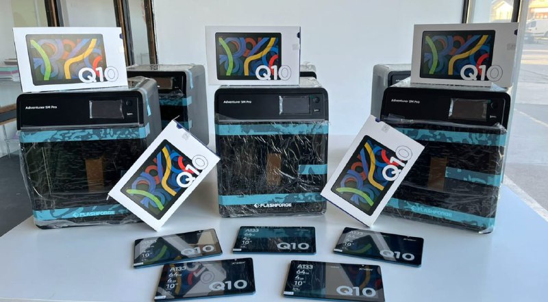 La Fundación Del Banco De Tierra Del Fuego Entregó Equipamiento Tecnológico A La Agencia De Innovación