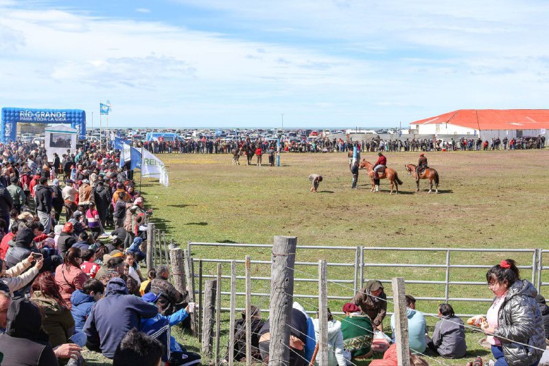 DISFRUTÁ LOS ESPECTÁCULOS ARTÍSTICOS DE LA EXPO AGROPRODUCTIVA