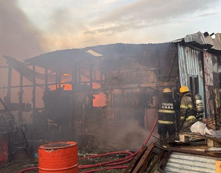 Fuego en Taller Ocioso de Río Grande