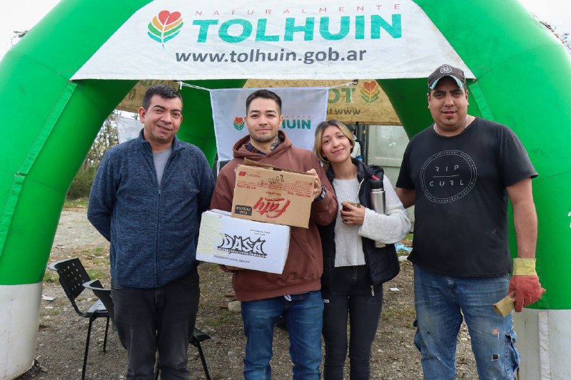 Soberanía alimentaria: el Municipio concretó una nueva entrega de aves a productores de Tolhuin