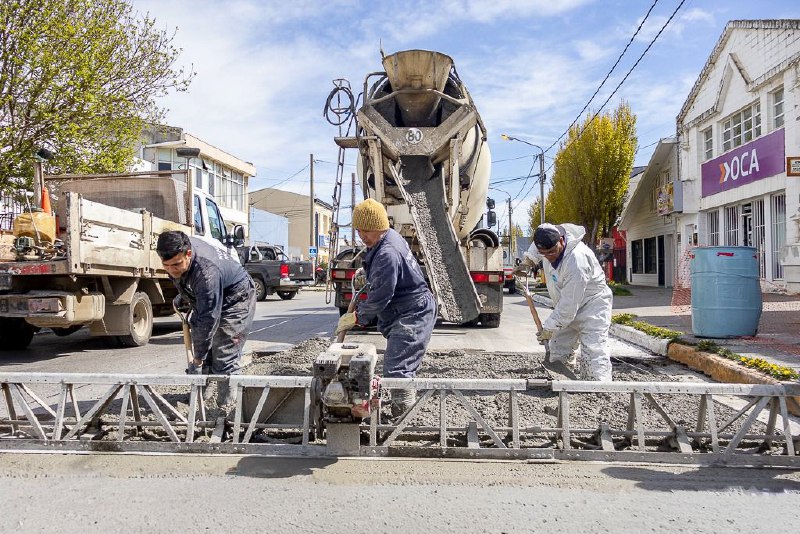 MEJORAMIENTO VIAL: EL MUNICIPIO INTENSIFICA LOS TRABAJOS DE BACHEO EN TODA LA CIUDAD