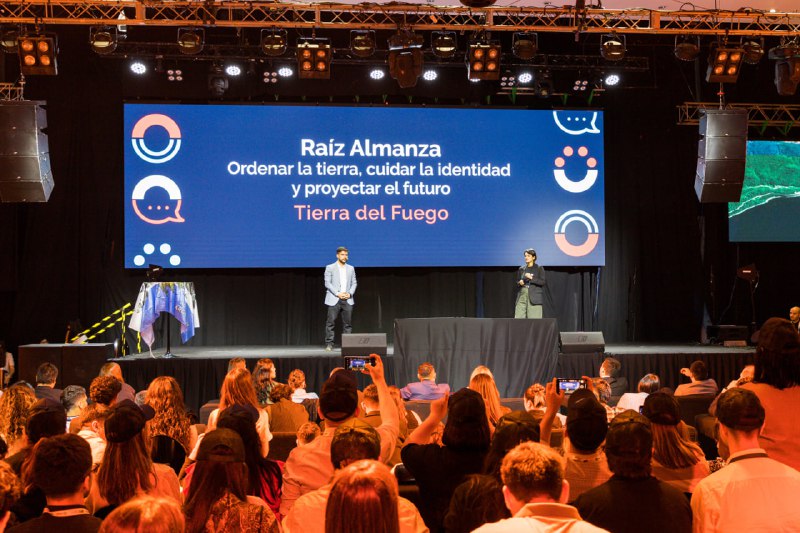 Formación Y Federalismo: Jóvenes Fueguinos Presentaron En Un Congreso Del Cfi Un Proyecto De Regularización Territorial Sustentable