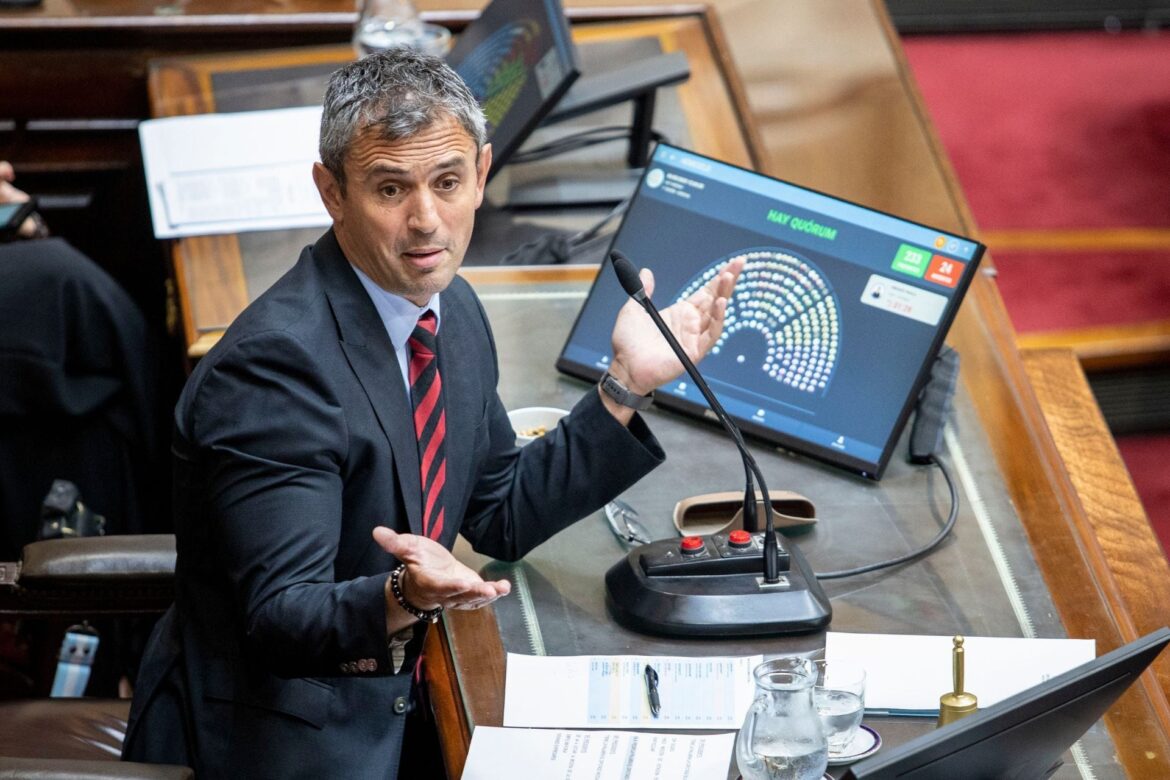 Puja por la Primera Minoría: La Libertad Avanza y el Peronismo en una Batalla por el Control del Congreso