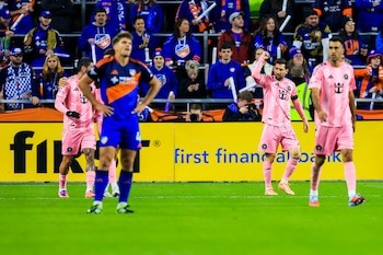 Messi Brilla con un Triplete de Asistencias y un Gol en la Goleada del Inter Miami que Sella su Pase a la Final de Conferencia
