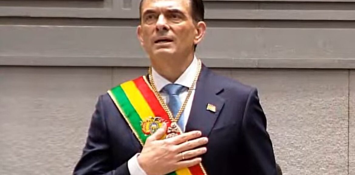 Bolivia Inaugura una Nueva Era con la Investidura de Rodrigo Paz Pereira