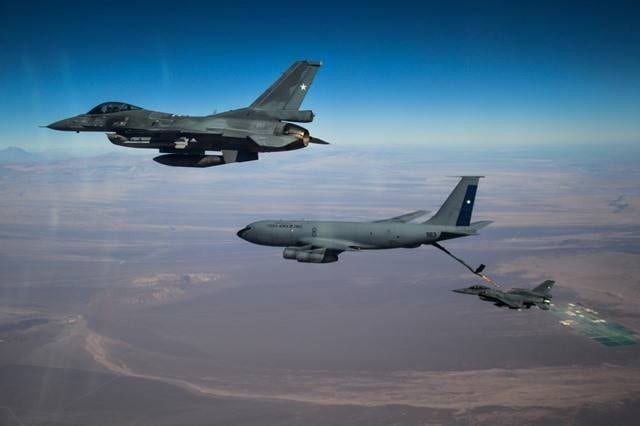 Chile cruza el límite: dos aviones militares sobrevuelan la Patagonia argentina con autorización oficial