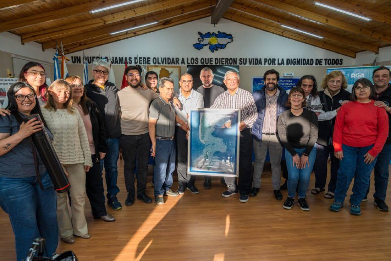 MUNICIPIO, VETERANOS Y DOCENTES ANTÁRTICOS TRABAJAN EN ACCIONES PARA ABORDAR LA TEMÁTICA SOBERANÍA EN LAS ESCUELAS