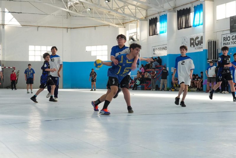CLUBES E INSTITUCIONES DE LA CIUDAD PODRÁN ENTRENAR EN LOS ESPACIOS DEPORTIVOS MUNICIPALES DURANTE EL VERANO