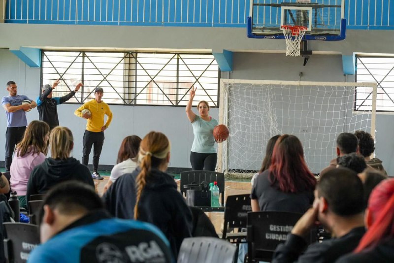 EL MUNICIPIO FORTALECE LA FORMACIÓN DE LOS PROFESORES DE LAS ESCUELAS DEPORTIVAS MUNICIPALES