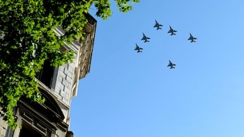 Estruendo de Modernidad: Los F-16 Surcan por Primera Vez el Cielo Porteño