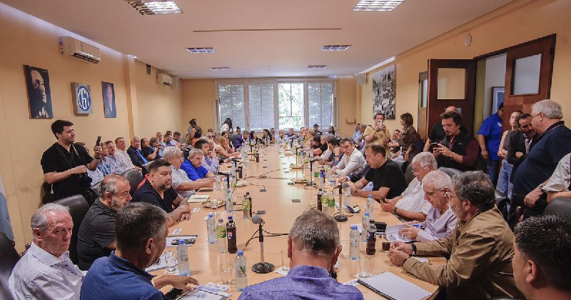 La CGT Unifica el Rechazo y Llama a la Plaza de Mayo