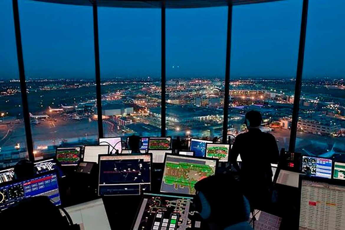 Cese de Operaciones Aéreas: Controladores Anuncian Paros que Golpearán la Temporada de Fiestas