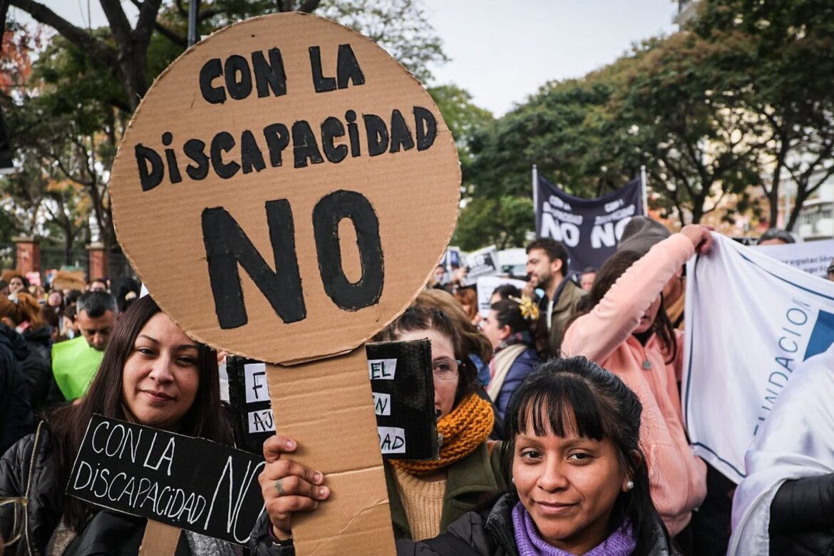Un Revés en la Noche: El Frente Ultraderechista Falla en su Intento de Derogar Leyes Clave Dentro del Presupuesto