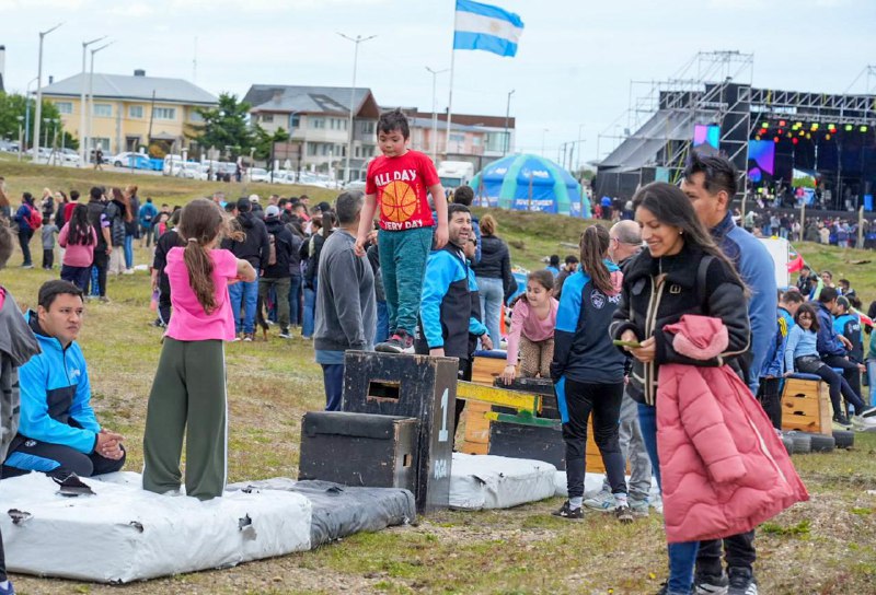 LAS ESCUELAS DEPORTIVAS MUNICIPALES CERRARON EL AÑO CON UNA GRAN JORNADA RECREATIVA PARA LAS FAMILIAS RIOGRANDENSES