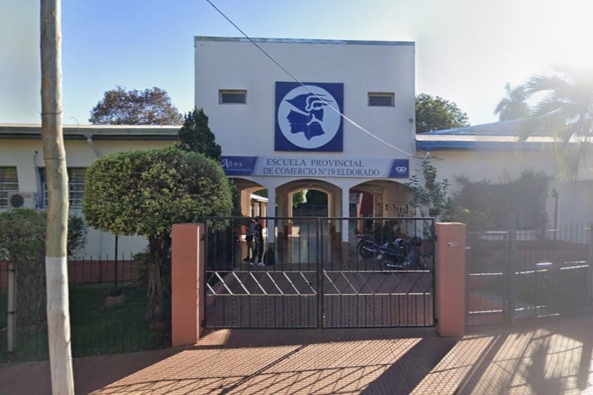 Escándalo en Eldorado: Madre Tesorera Estafa a Estudiantes y Huye con los Fondos de la Fiesta de Egresados