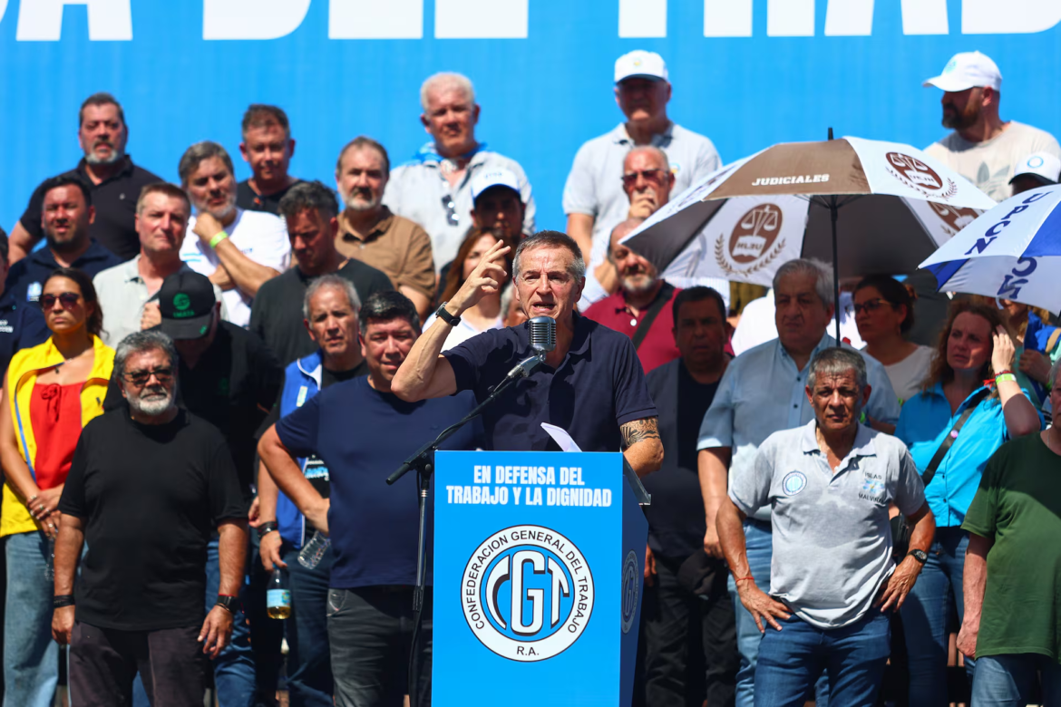 La Plaza derrota a la prisa: multitud sindical frena en el Senado la reforma laboral del Gobierno