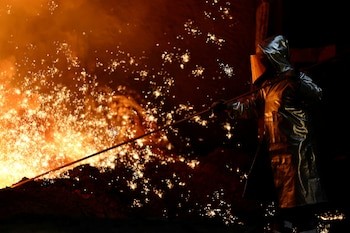 La Industria Nacional Acusa un Fuerte Contraste: Caída Generalizada con la Excepción del Sector Automotor
