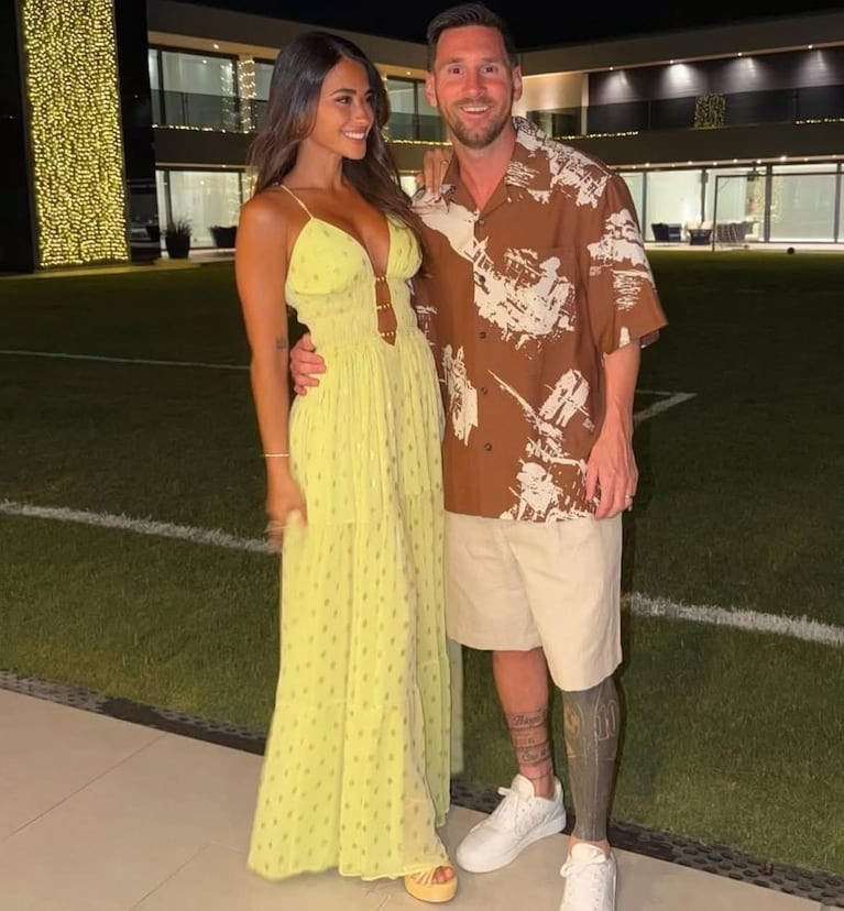 UNA NAVIDAD A LA MODA: EL EXCLUSIVO ESTILO DE LOS MESSI EN SU POSTAL FAMILIAR