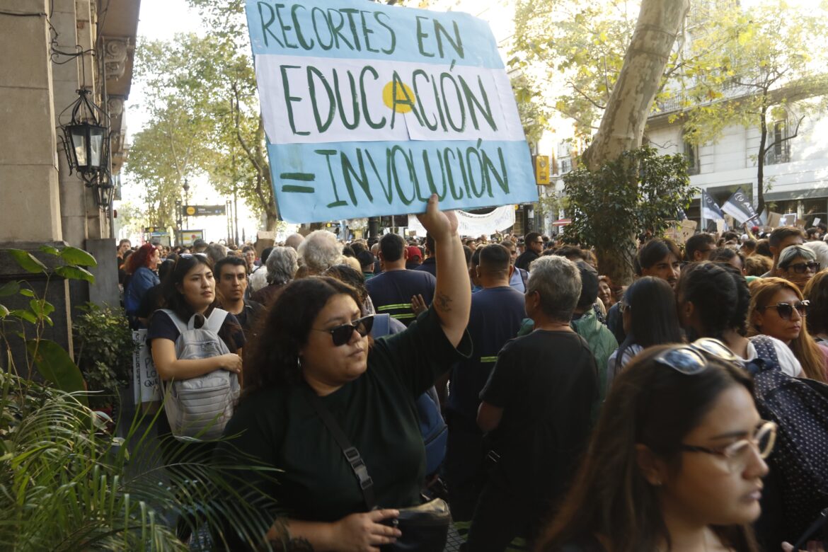 Alerta Máxima en las Universidades: Presupuesto Congelado y Fuga de Cerebros, el Diagnóstico de un Vicerrector