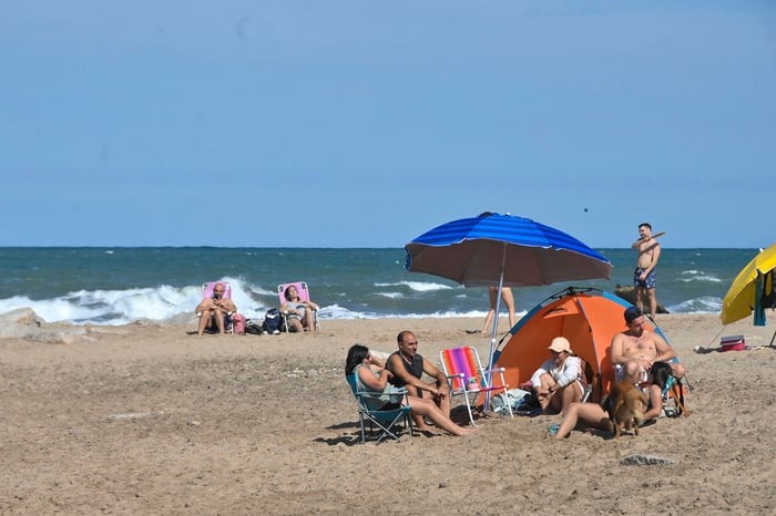 Turismo Nacional 2026: Vacacionar en el País Demanda una Inversión Millonaria