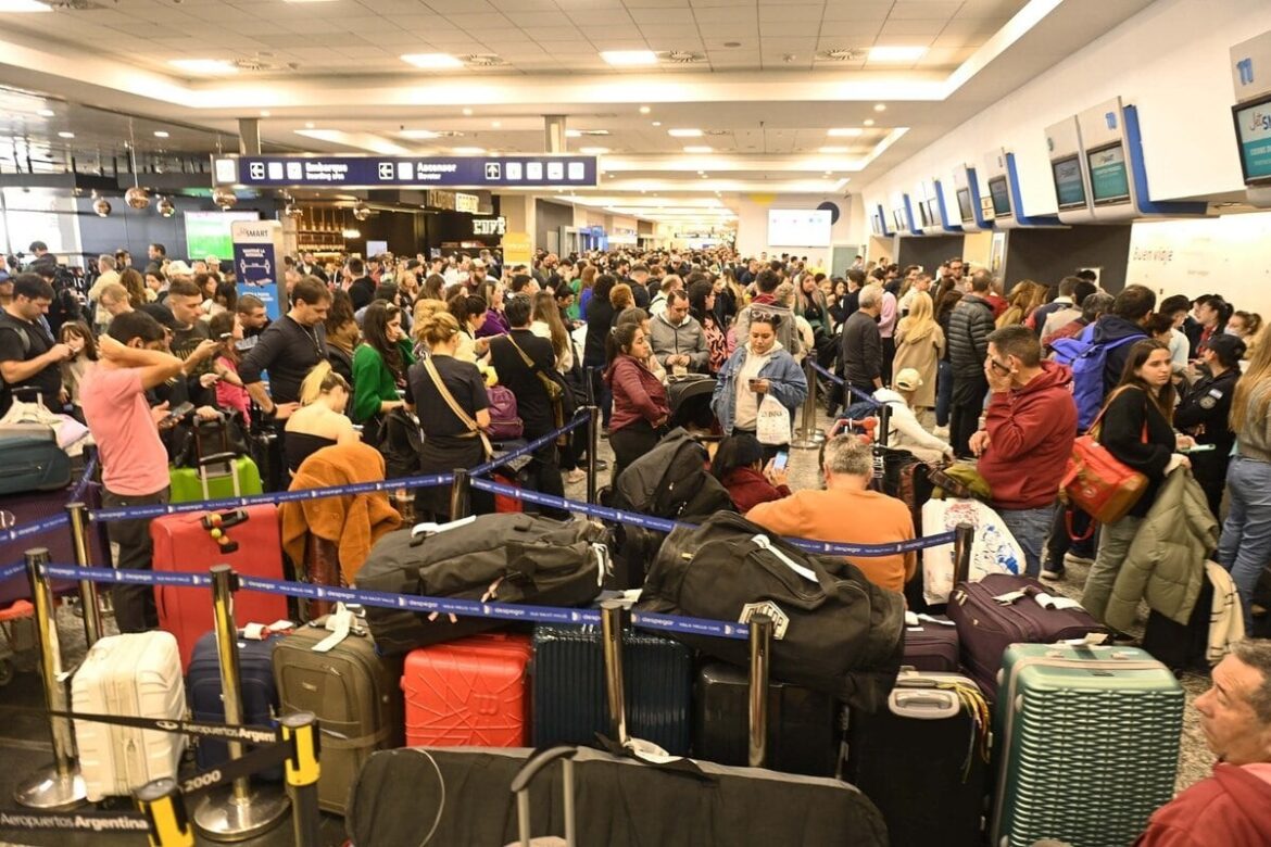 Caos Aéreo en Aeroparque: Calor y Mantenimiento Derivan en Cierre de Pista y Más de 60 Vuelos Afectados