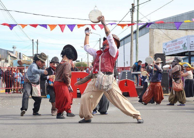 MURGAS, COMPARSAS Y BATUCADAS: ASÍ SERÁN LOS CARNAVALES 2026 EN RÍO GRANDE