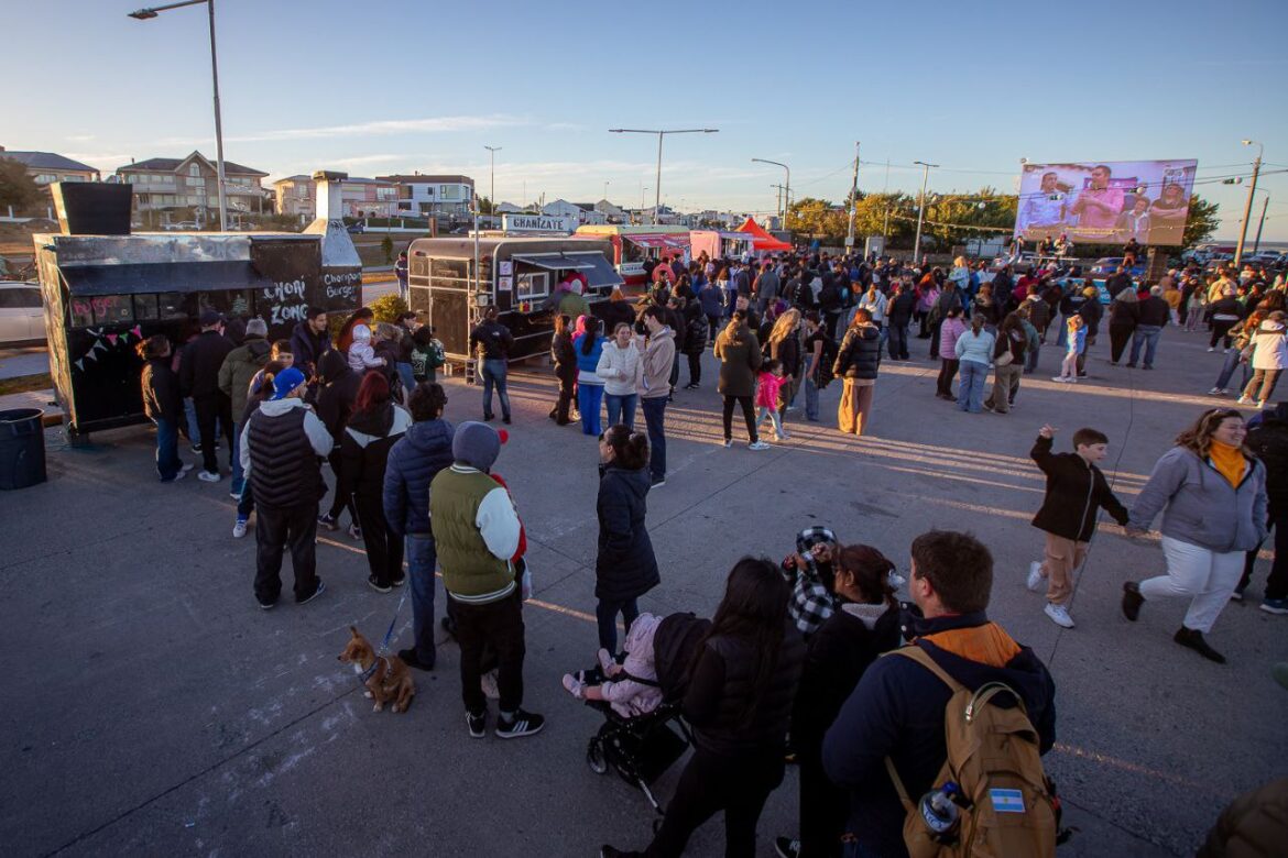 QUEDÓ INAUGURADO “VACACIONES EN EL PARQUE”, UN NUEVO PATIO GASTRONÓMICO Y CULTURAL