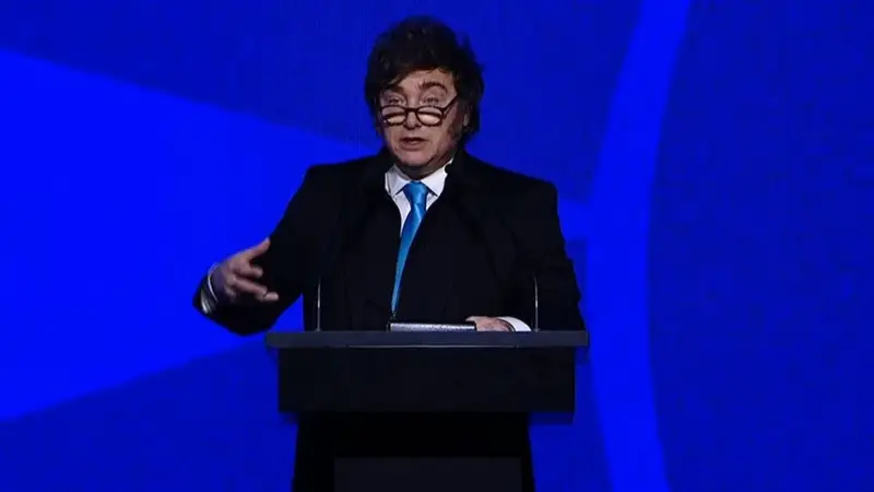  El Gobierno dispuso un fuerte aumento salarial para sus altos funcionarios en medio de la crisis