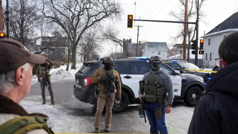 Tiroteo Federal en Portland Desata Controversia y Petición de Suspender Operativos Migratorios