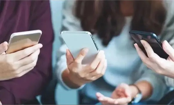 El Gobierno suprime aranceles a celulares importados para abaratar precios y fomentar la competencia