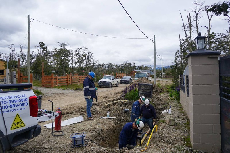 El Municipio de Tolhuin avanza con conexión de gas de red en diferentes barrios