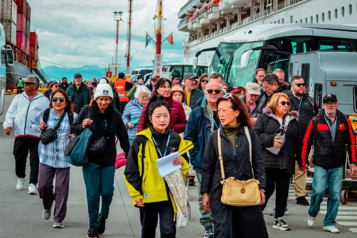 Ushuaia Consolida Su Liderazgo Turístico Con La Llegada Del Sapphire Princess Y Una Jornada De Alta Actividad