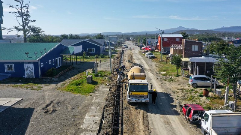 Comenzaron los trabajos de cordón cuneta en el barrio Provincias Unidas