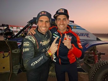 TRIPLE CORONA ARGENTINA EN EL INFIERNO DE ARABIA: UNA JORNADA HISTÓRICA EN EL DAKAR