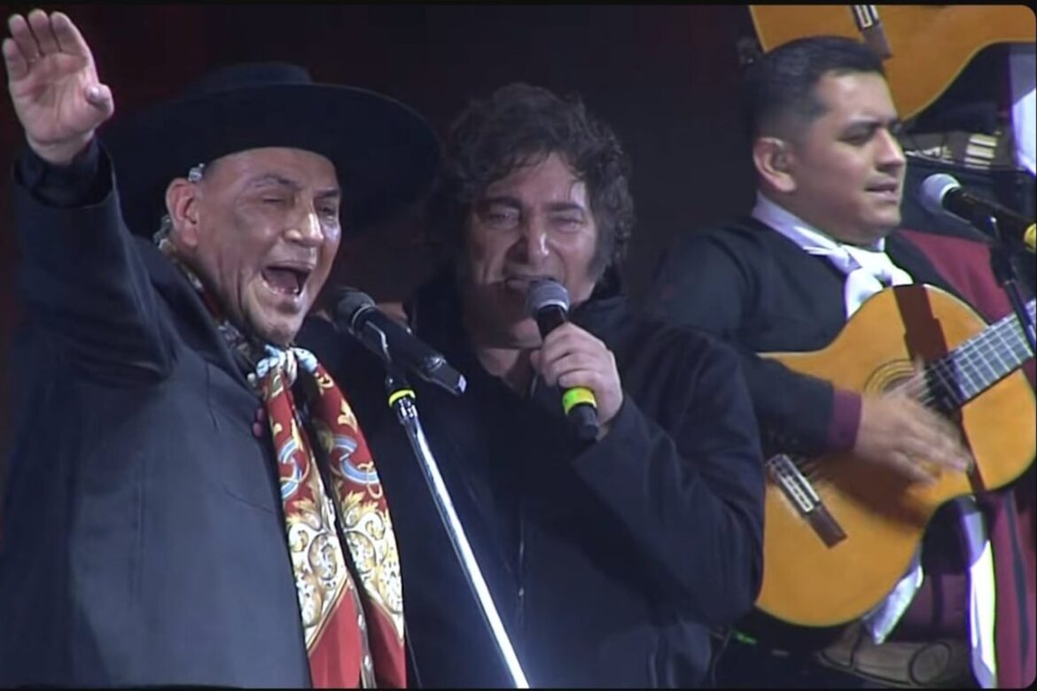 UN PRESIDENTE EN EL ESCENARIO: MILEI SE SUMA AL FOLKLORE EN JESÚS MARÍA