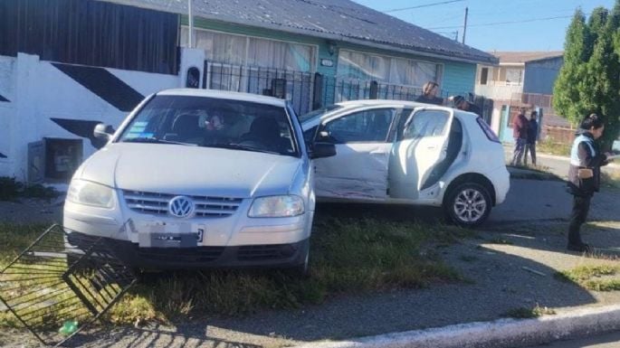 Violenta Colisión en Río Grande Provoca Destrozos en Vivienda y Vehículos