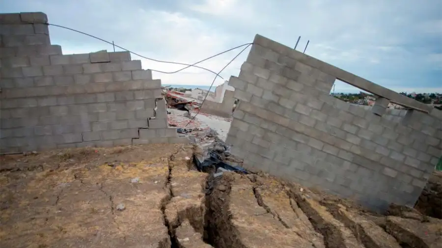 Emergencia Geológica Declarada en Comodoro Rivadavia Tras un Masivo Deslizamiento de Tierra