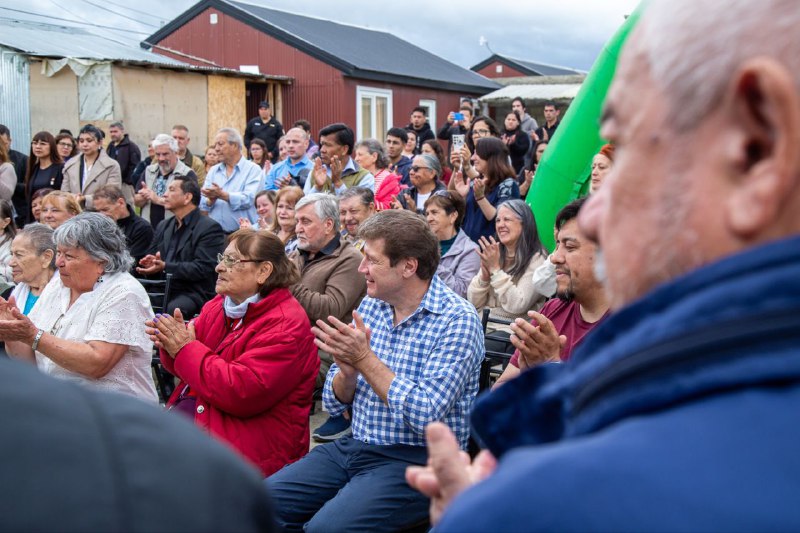 EL GOBERNADOR MELELLA PARTICIPÓ DE LA INAUGURACIÓN DE LA SEDE DEL CENTRO DE JUBILADOS TOL-WEN
