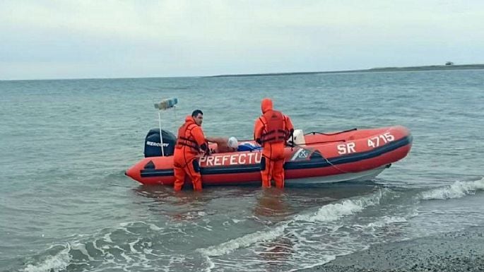 Rescate en Aguas Gélidas: Prefectura Salvó a un Nadador en Río Grande