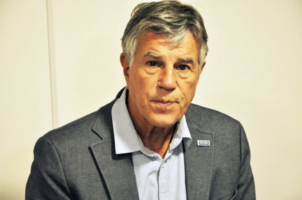 LA ACTIVIDAD COMERCIAL EN RÍO GRANDE NAVEGA EN AGUAS CRÍTICAS