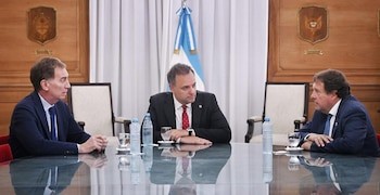 Santilli Recorre el País y Teje Apoyos para la Reforma Laboral en un Congreso Dividido