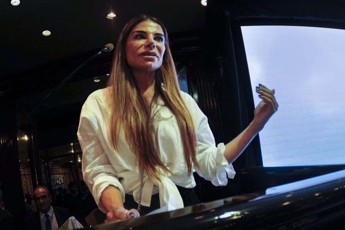 Un Cruce Ideológico Sacude a las Tropas Libertarias: La Religión en el Centro de la Grieta Interna