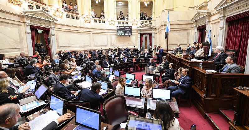 La Carrera Contrarreloj de Milei en el Senado: Negociación por la Ley de Glaciares y el Pacto con Europa