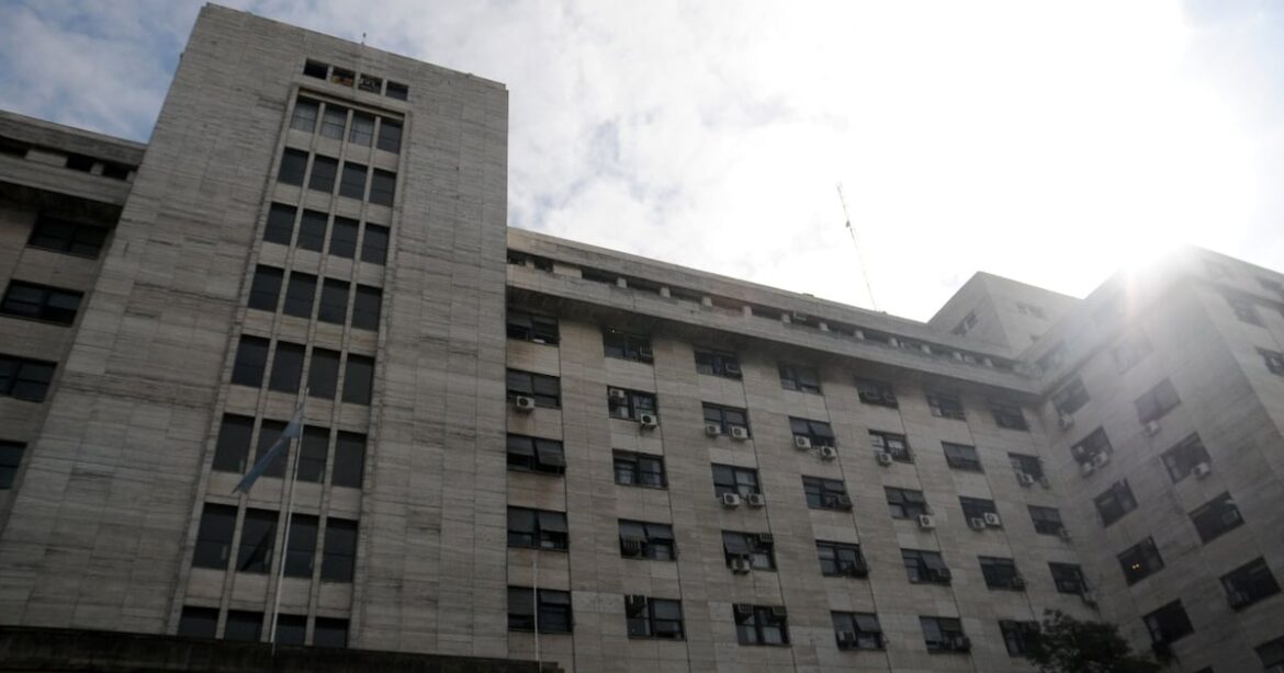 Escuchas que sacuden los cimientos: la confabulación entre espías, magistrados y estudios jurídicos en la causa Ferreyra